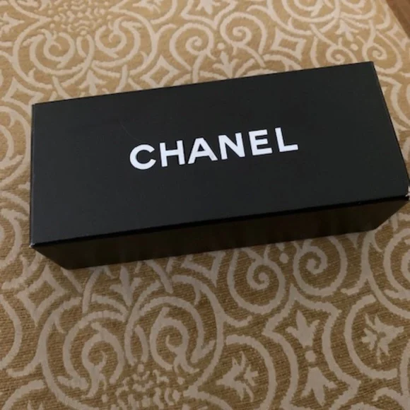 Chanel Black Rim Eyeglasses Preowned - Picture 10 of 11